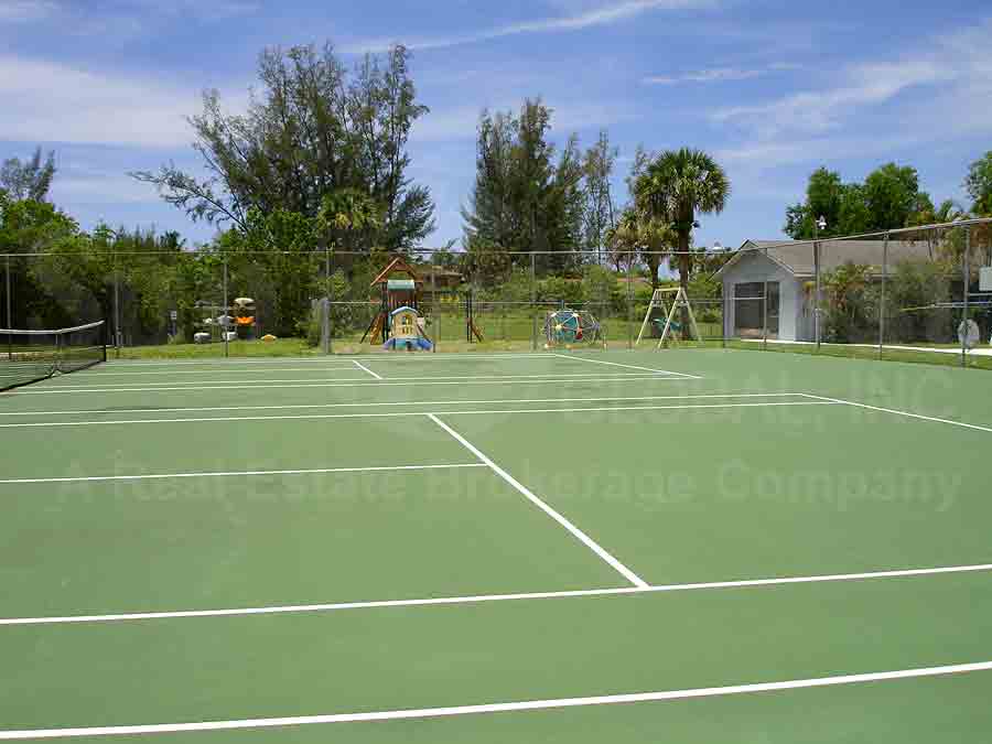 COCONUT RIVER Tennis Courts